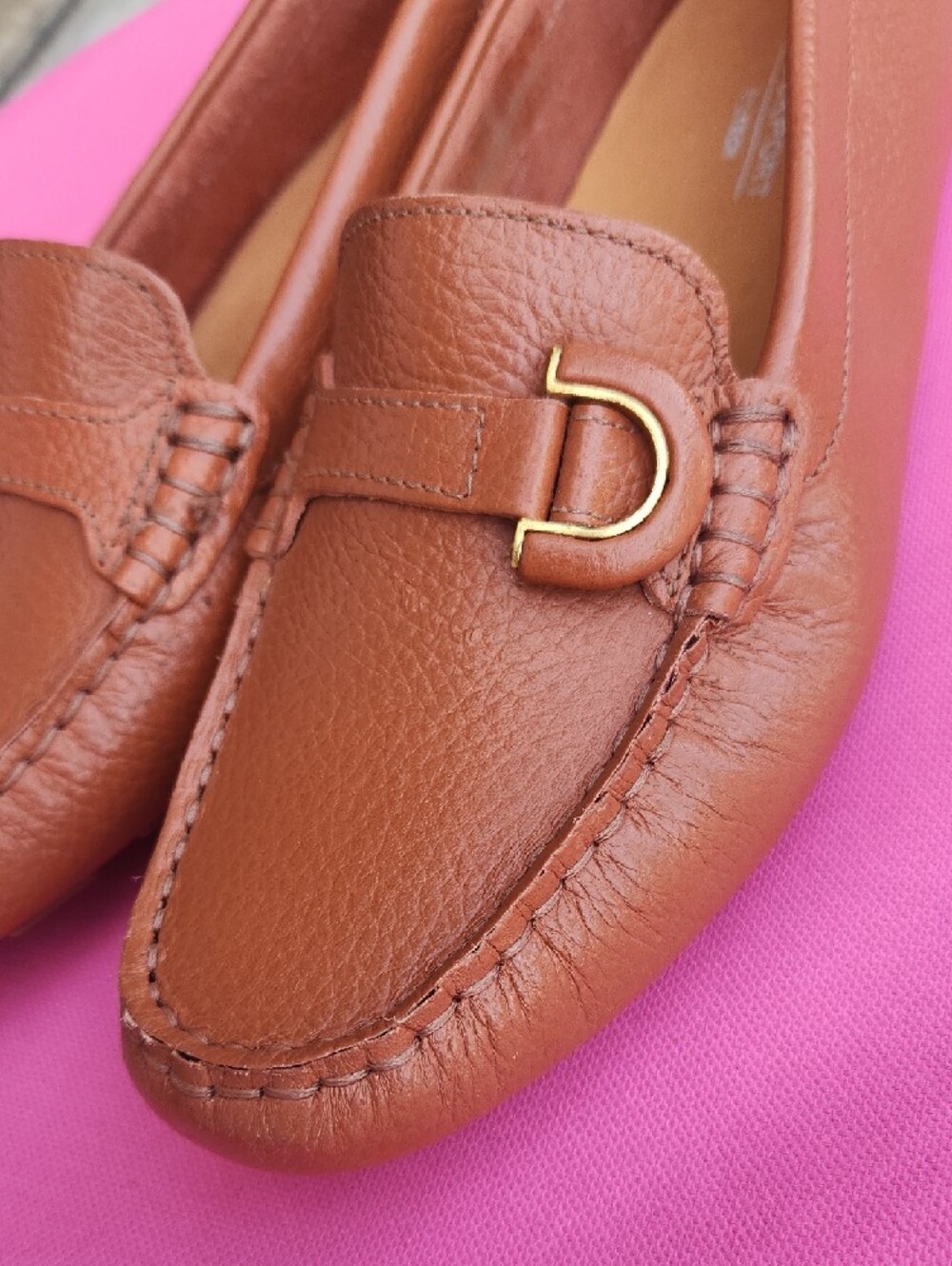 ✨️Rockport Brown Leather Moccasin Loafers with Gold Hardware - Picture 3 of 17